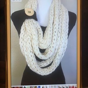 Adjustable Hand-Made Scarf 🧣